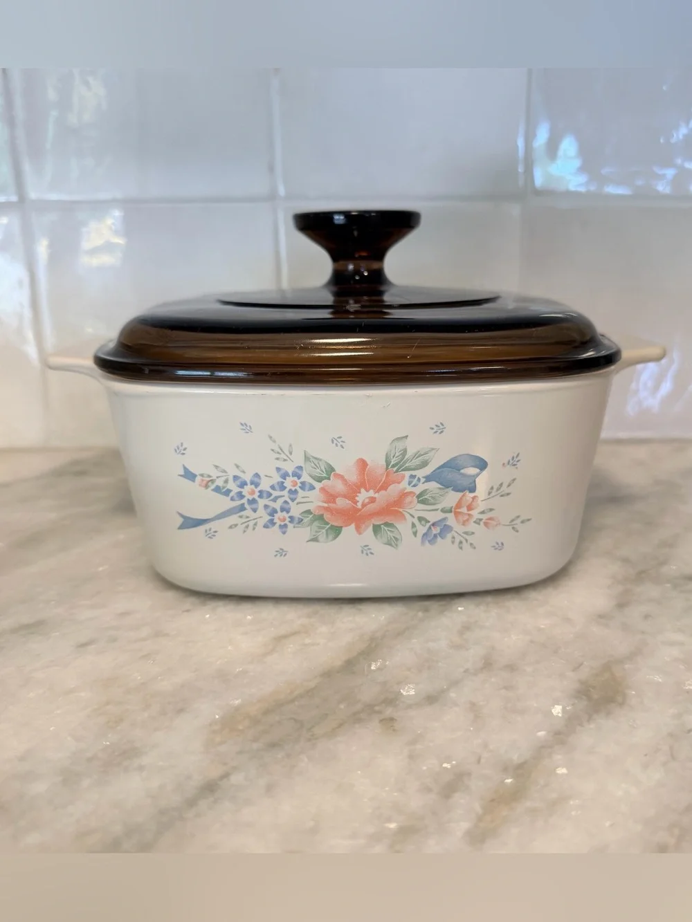 Vintage CorningWare Casserole dish w/ amber lid 1.5L